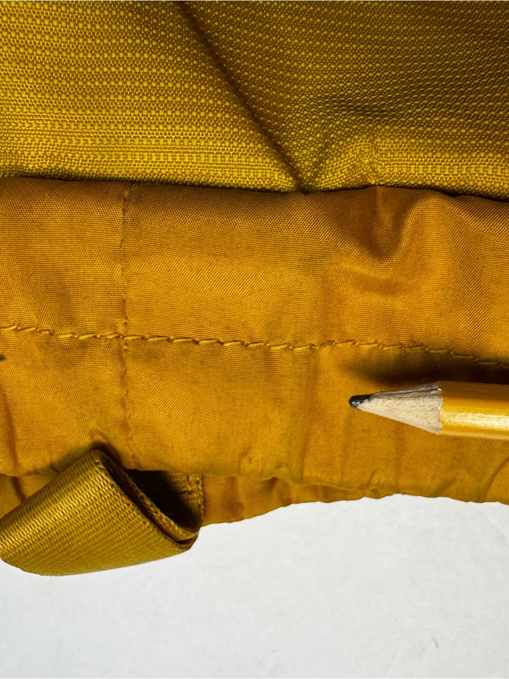 Rare Herschel Supply Co. Barnes Trail Tote In Yellow Mustard Water Resistant - Picture 13 of 15